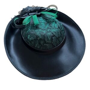 Vintage 80's Black Satin Green Lace Hatinator Fascinator Cocktail Hat Horse Race